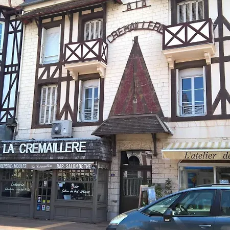2 Pieces, Hyper-centre, Avenue De La * קאבורג